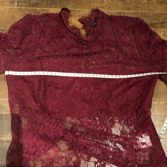 Romeo & Juliet Couture Burgundy Lace Blouse Size M - Picture 6 of 7